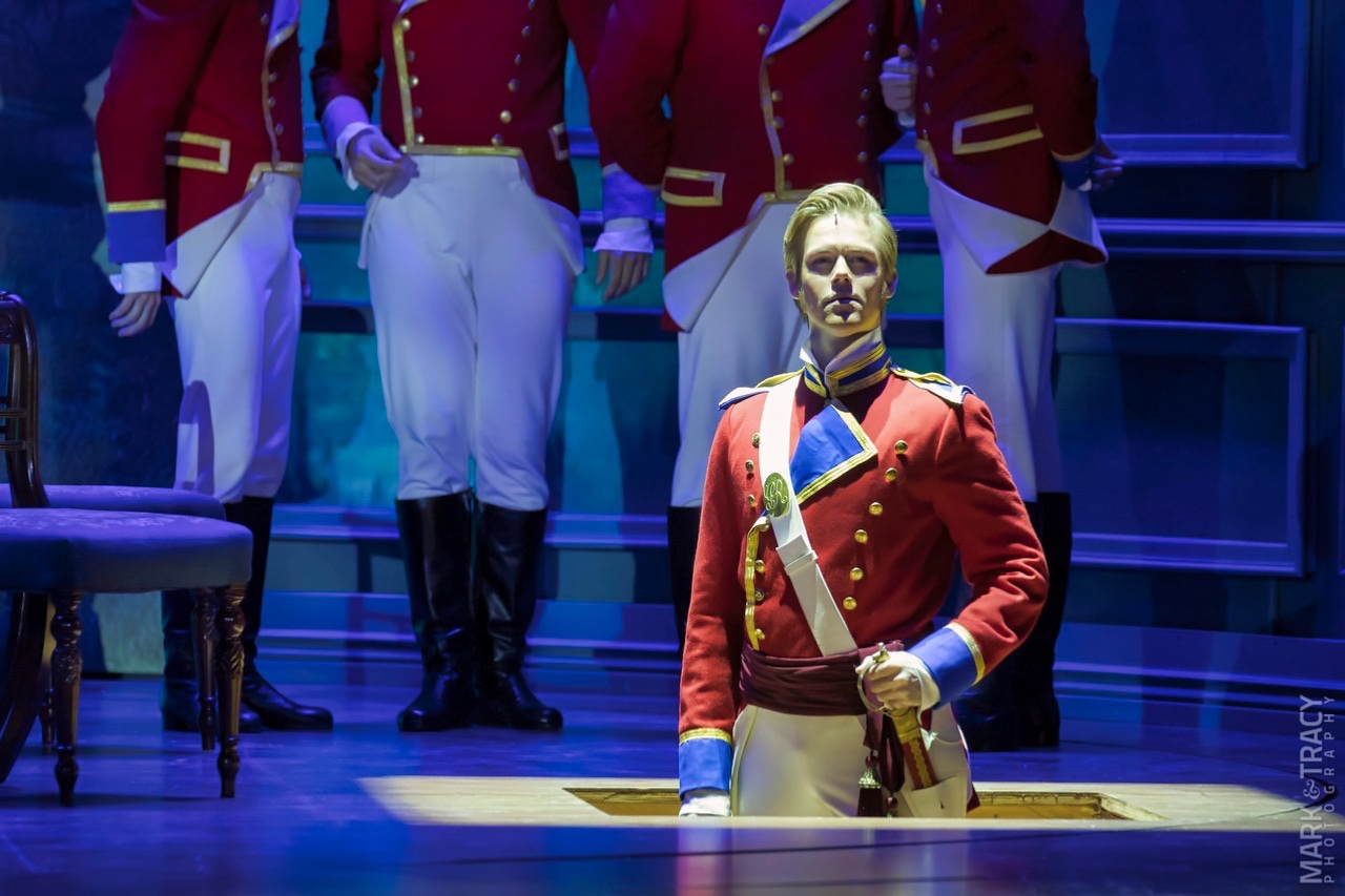 Austen's Pride lighting design by Jason Lyons, 5th Avenue