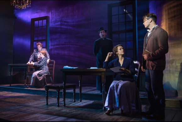 Himself & Nora lighting design by Jason Lyons, Minetta Lane Theater