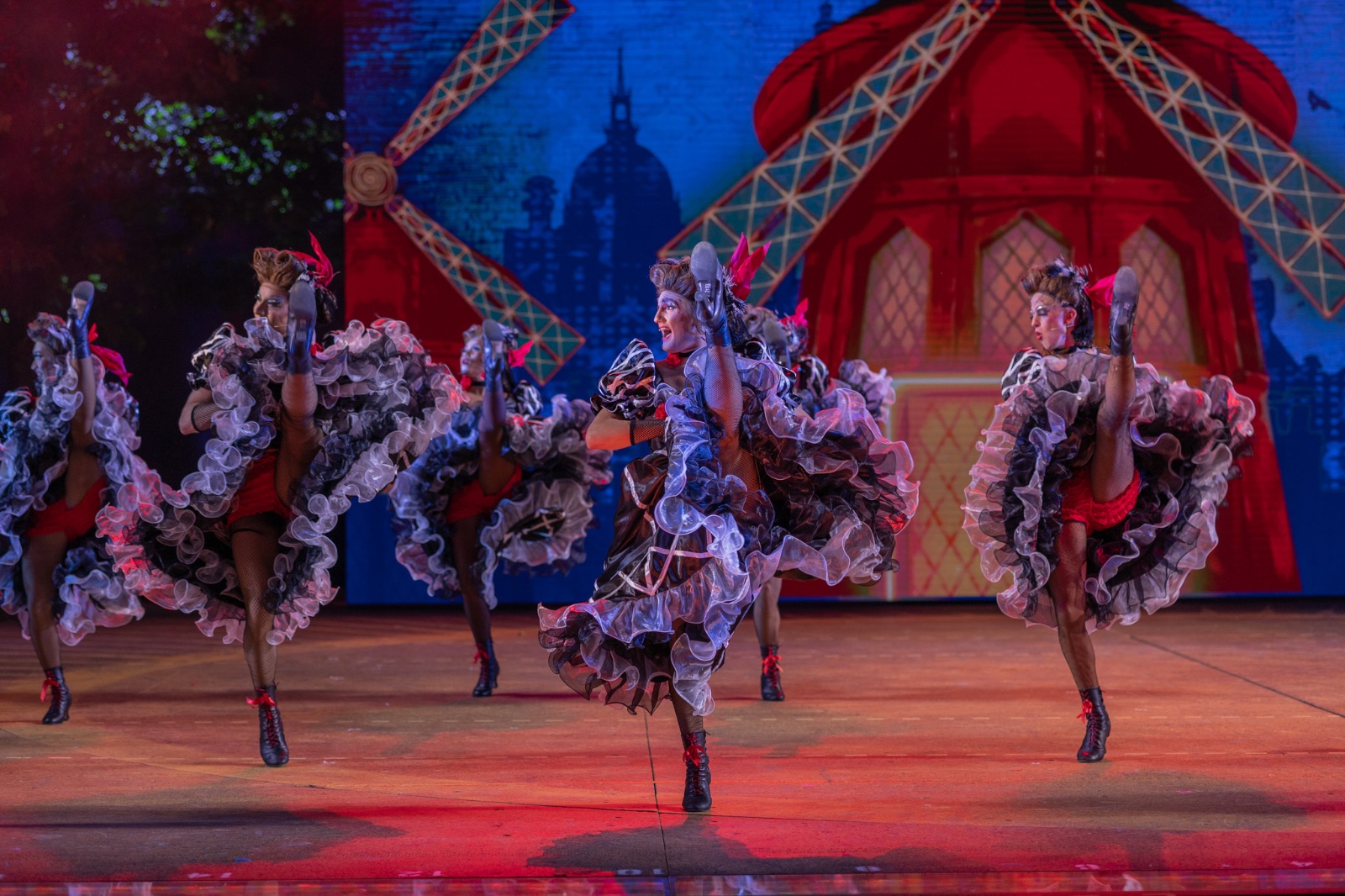La Cage aux Folles lighting design by Jason Lyons, The Muny