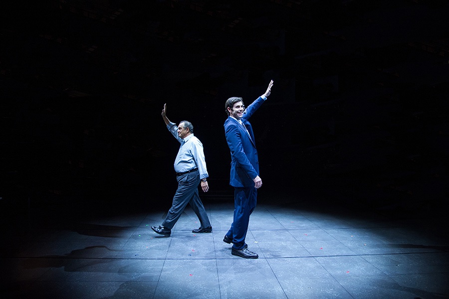 Junk lighting design by Jason Lyons, Arena Stage