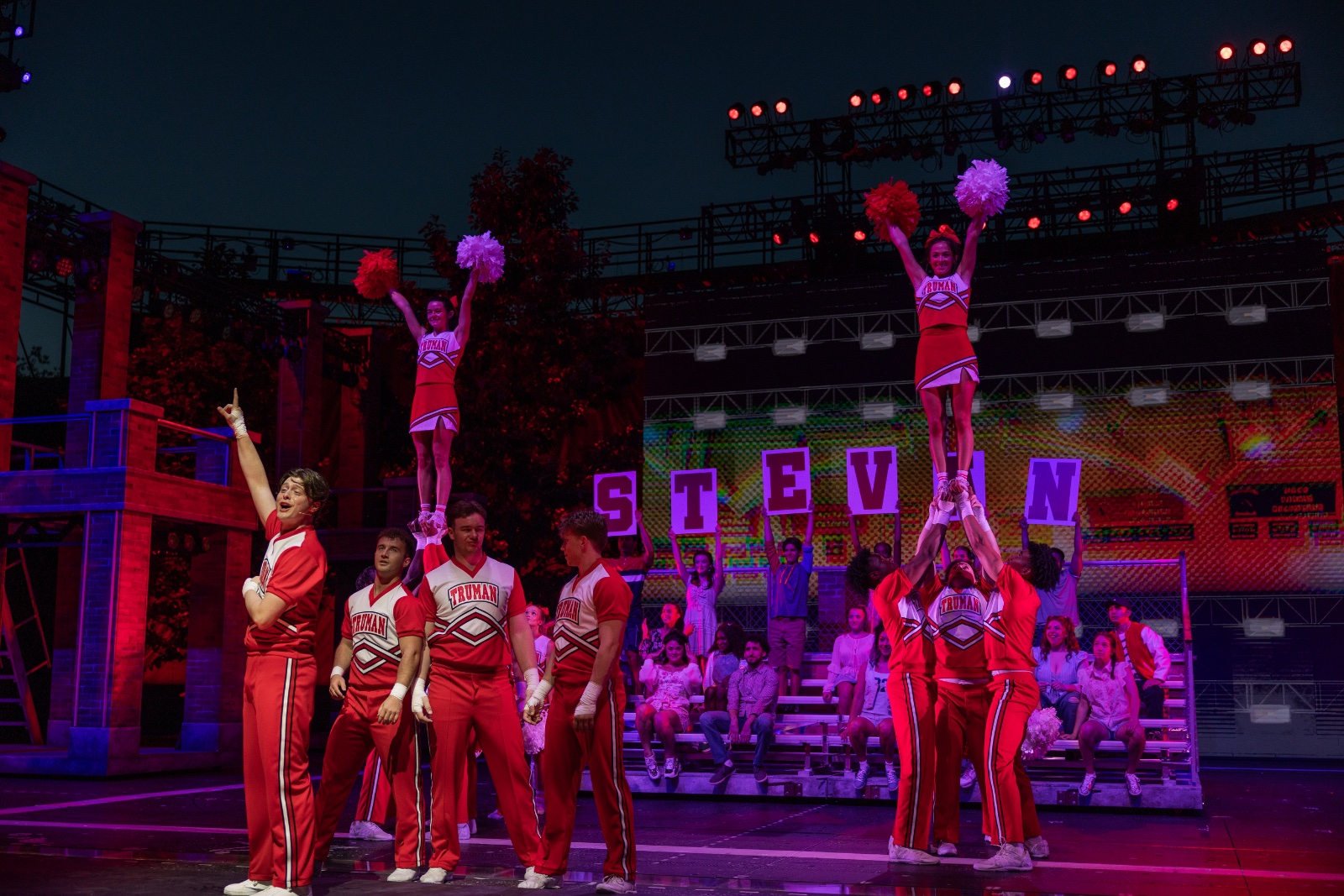 Bring It On lighting design by Jason Lyons, The Muny