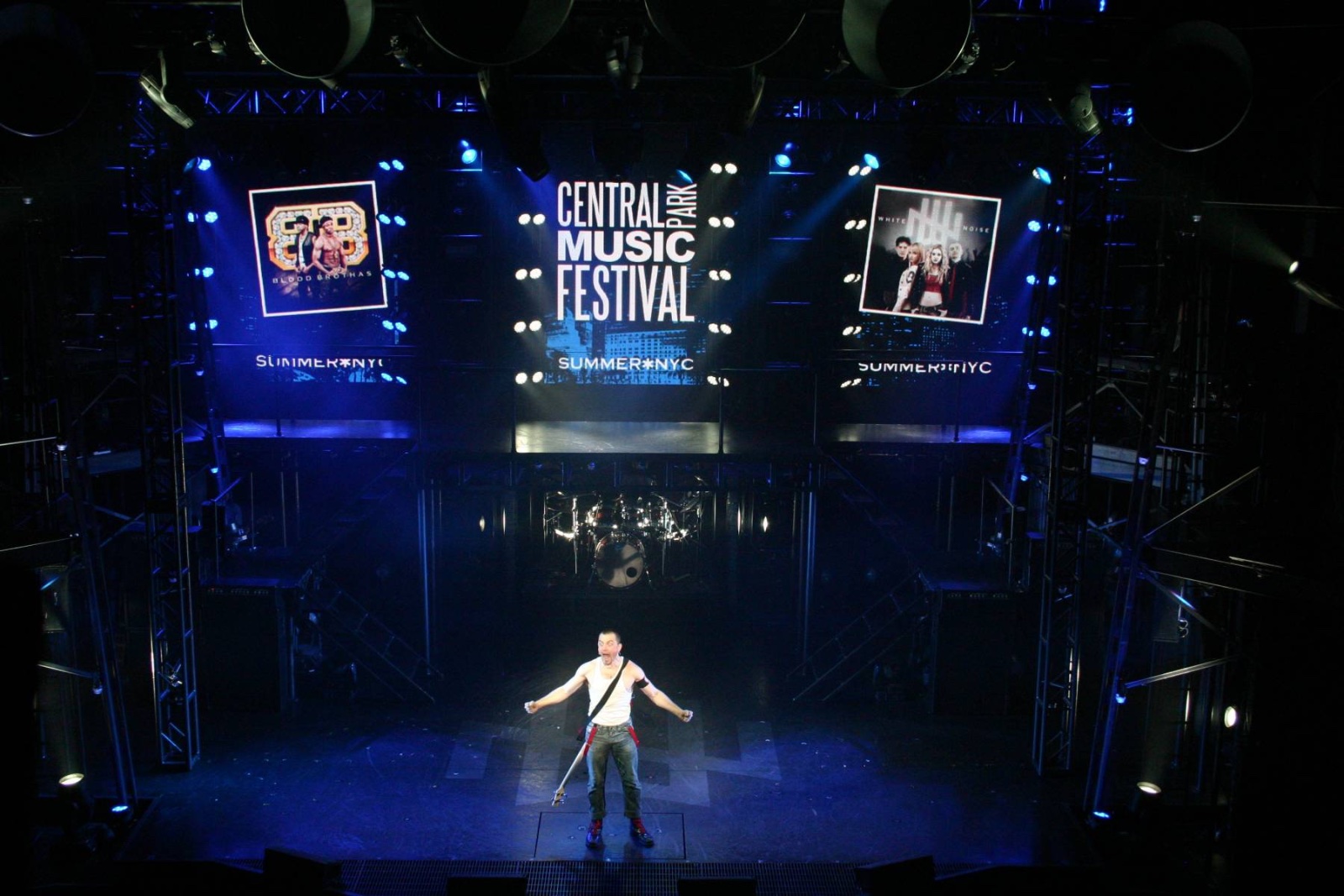 White Noise lighting design by Jason Lyons, The Royal George 