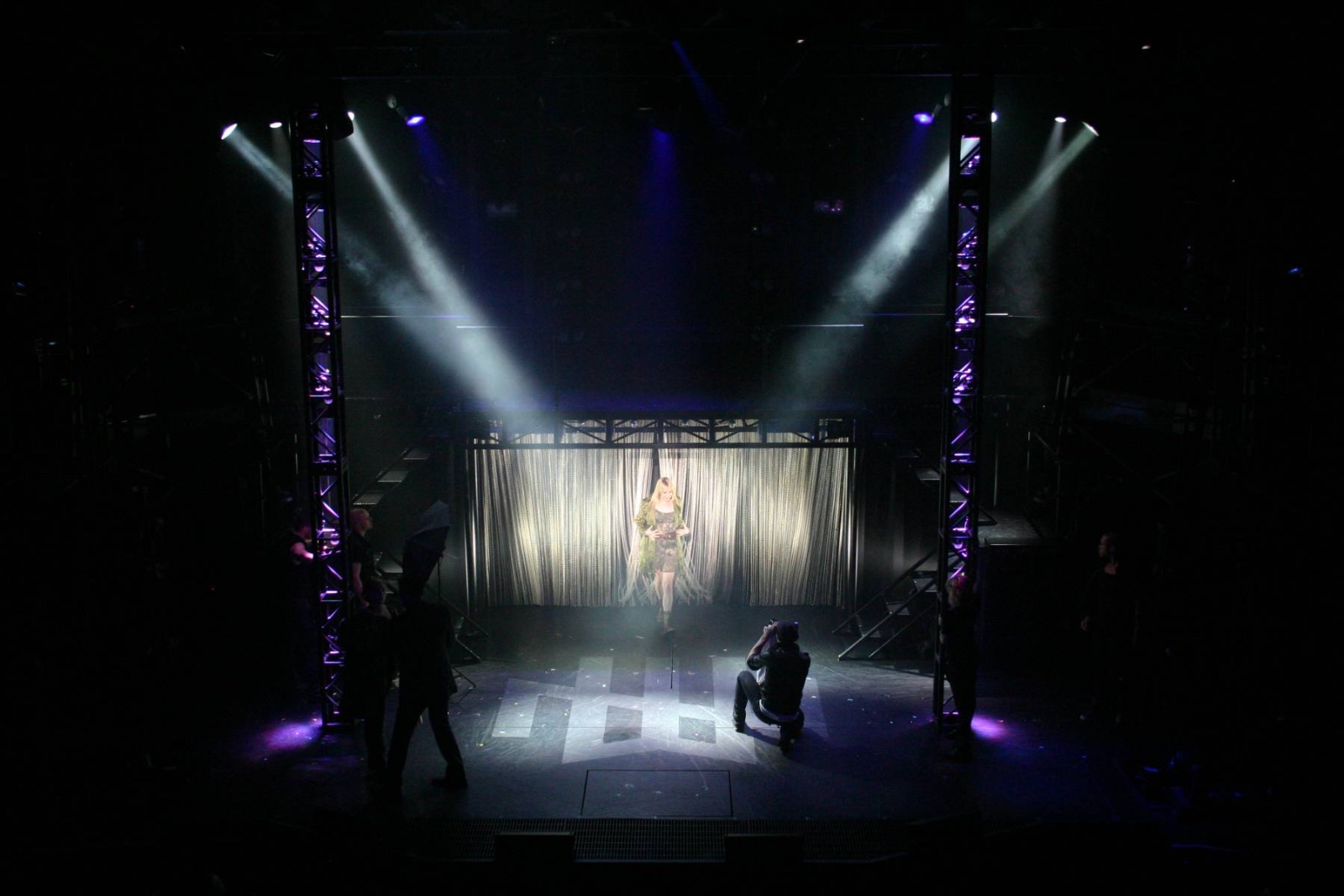White Noise lighting design by Jason Lyons, The Royal George 