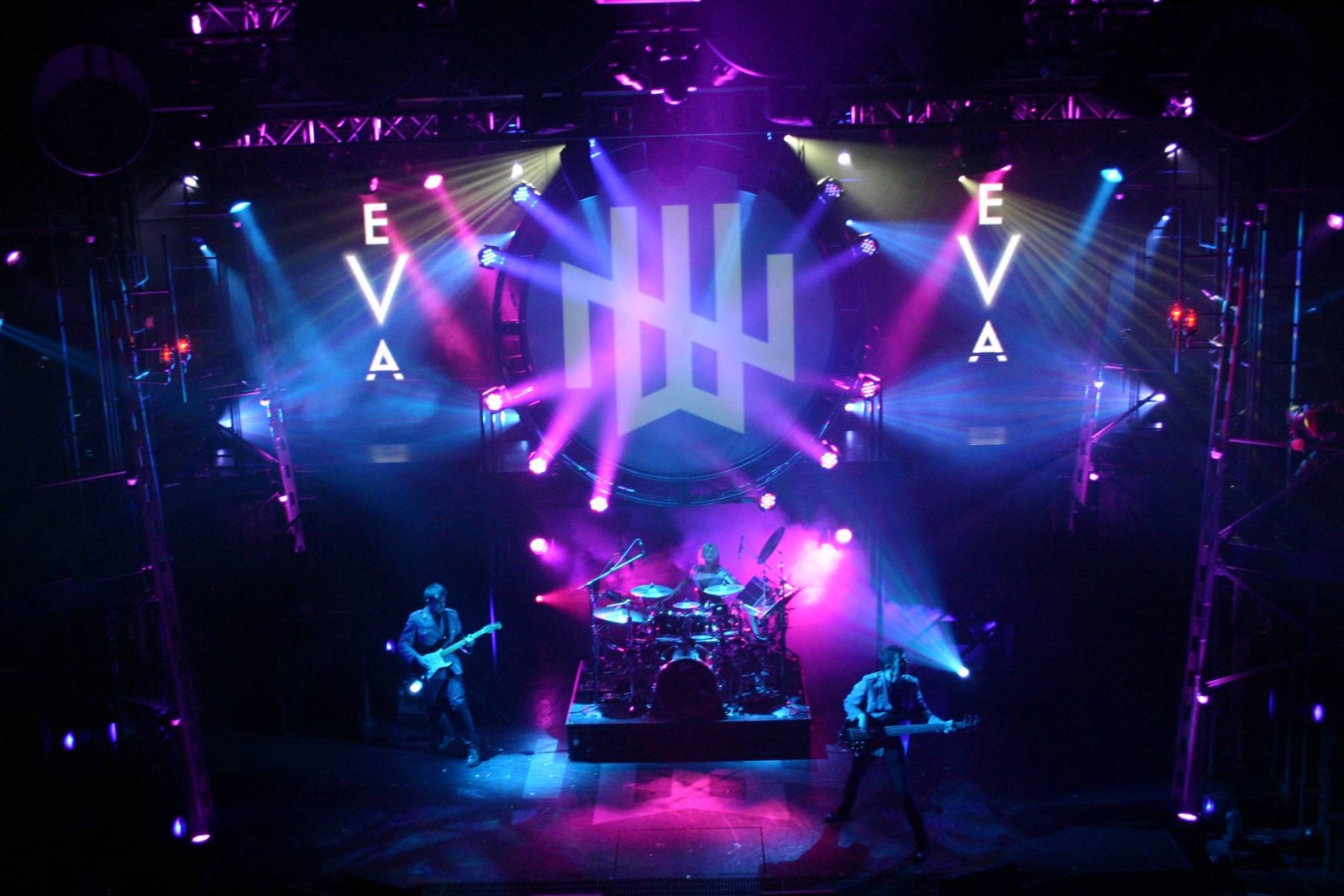 White Noise lighting design by Jason Lyons, The Royal George 
