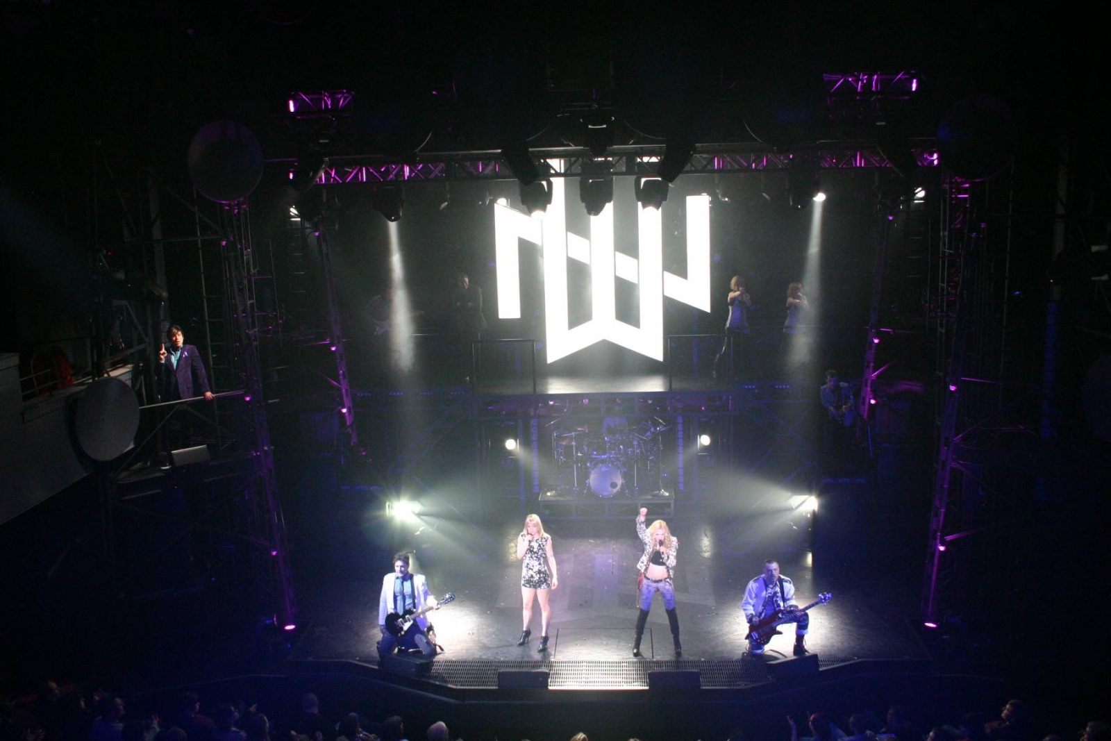 White Noise lighting design by Jason Lyons, The Royal George 