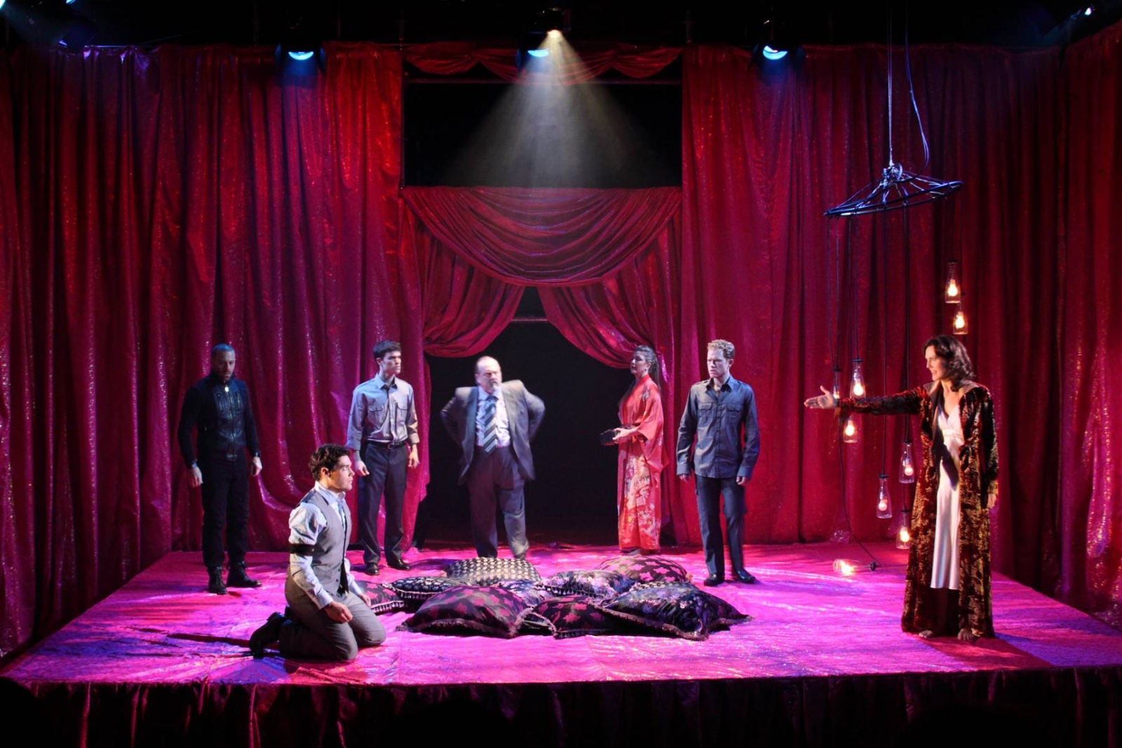 The Duchess of Malfi lighting design by Jason Lyons, Red Bull Theater
