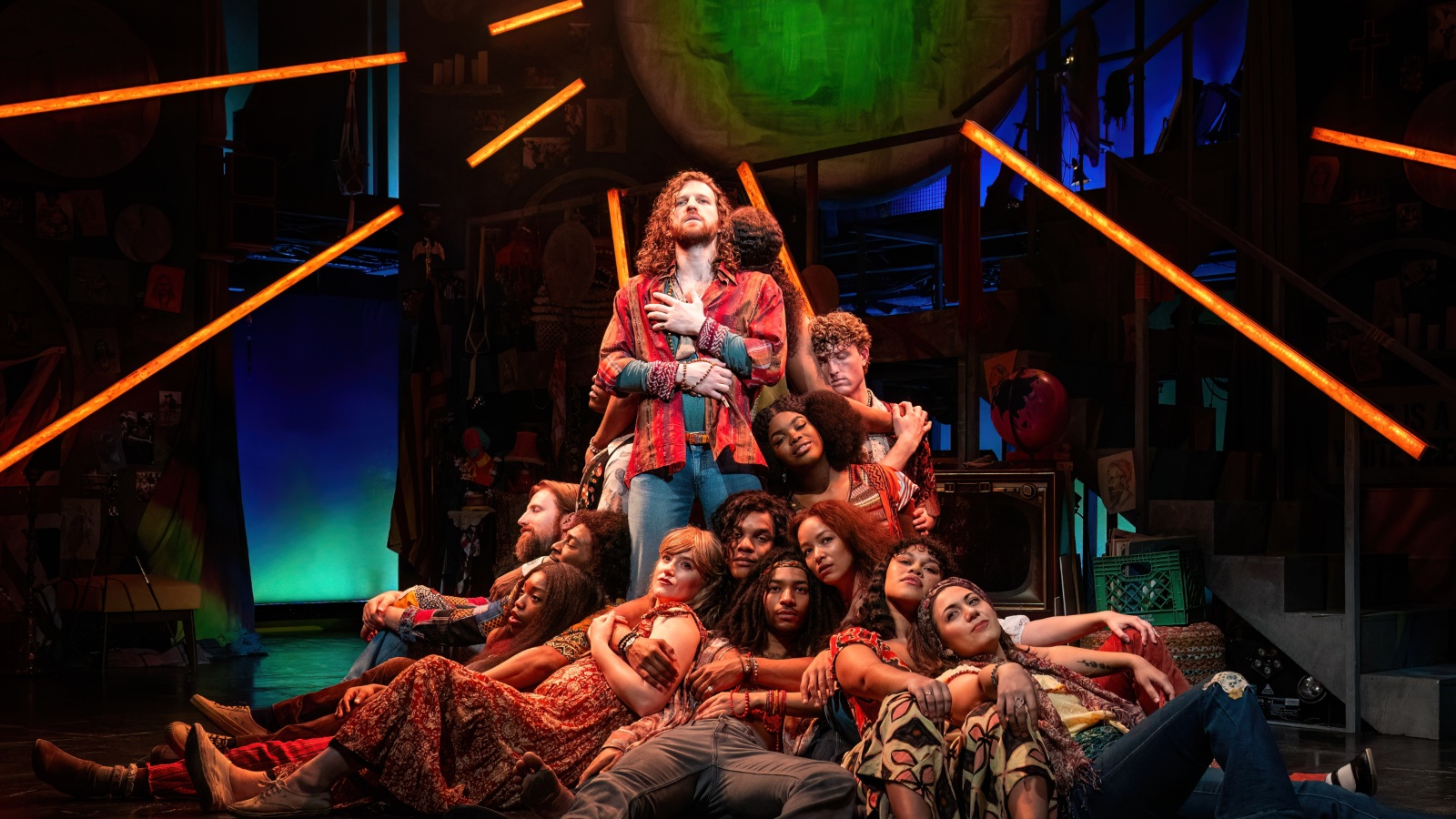 Hair lighting design by Jason Lyons, Signature
