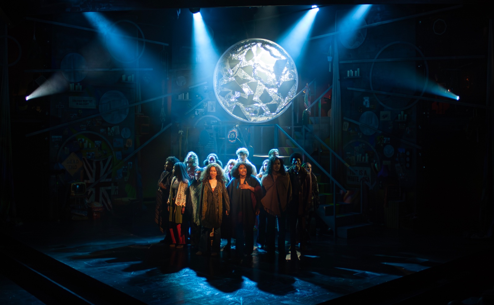 Hair lighting design by Jason Lyons, Signature